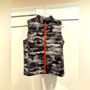 Lands’ End boys vest, camo print.  Size 10-12.  Never worn.